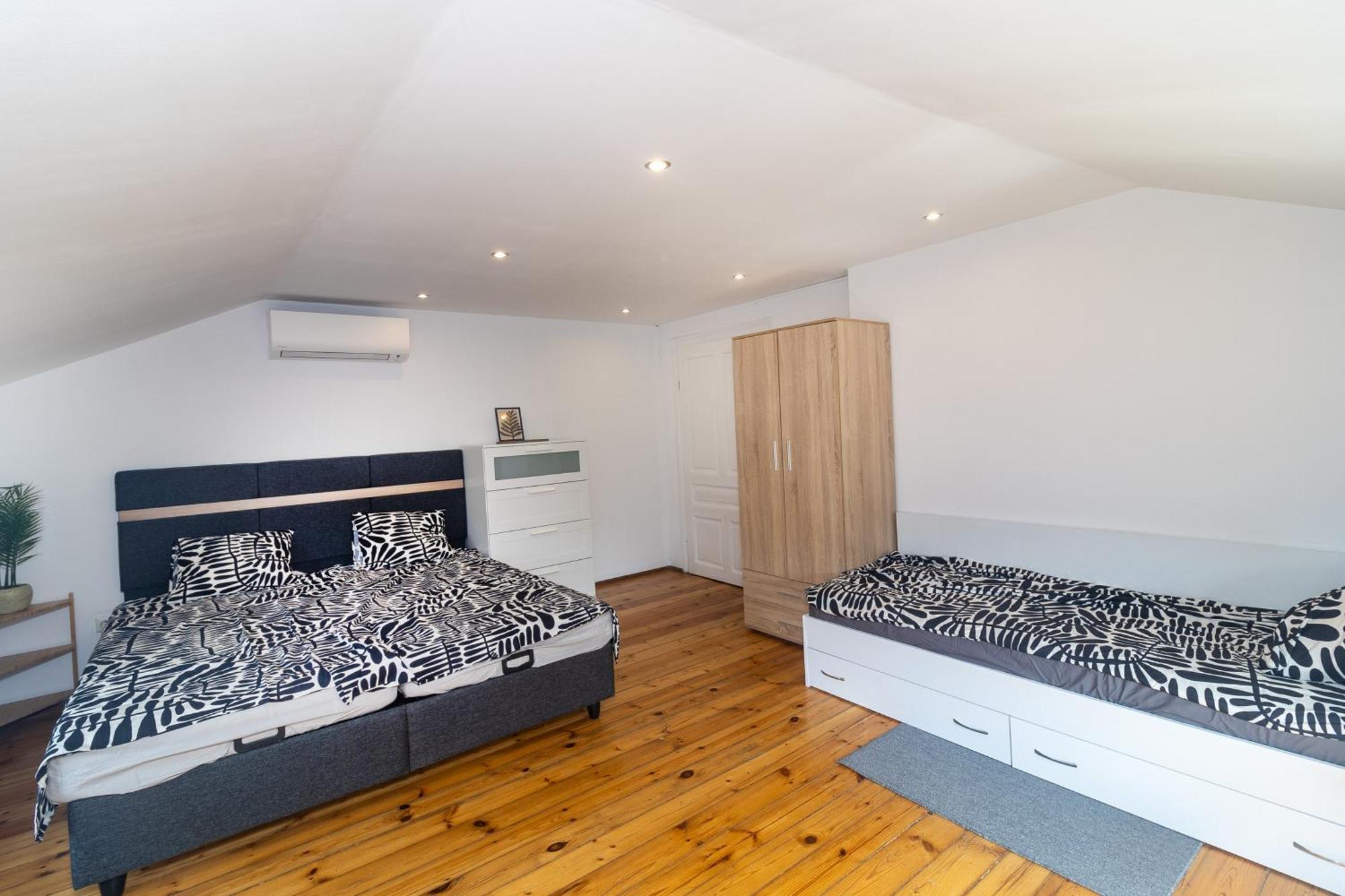 Апартаменти Homy & Stylish Centrally Located *