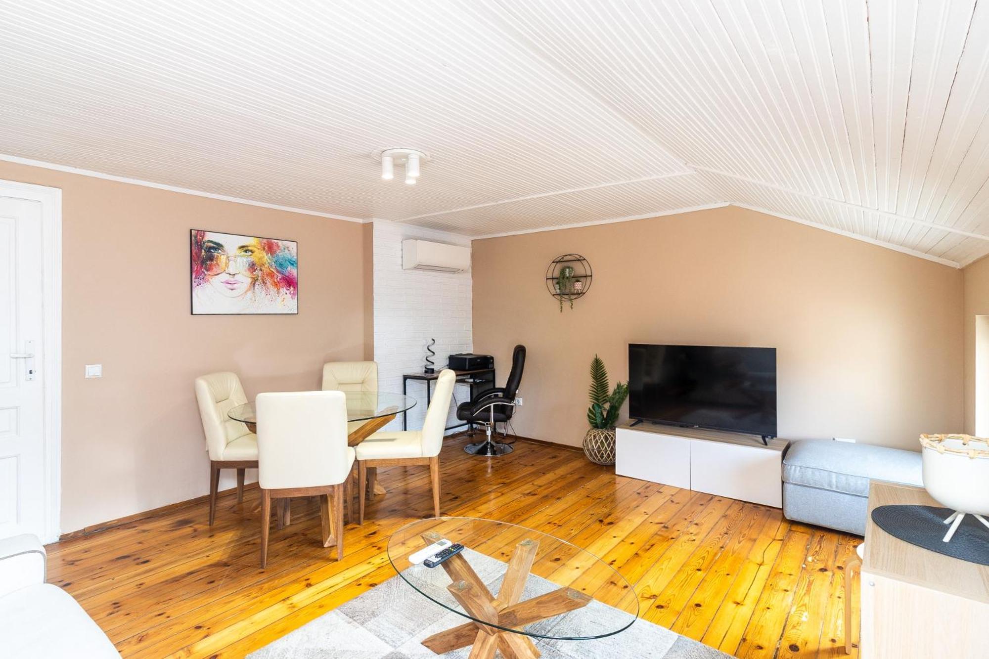 Апартаменти Homy & Stylish Centrally Located *